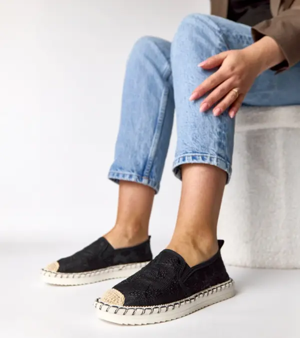 Černé espadrilky zdobené třpytkami Lucie