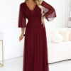 Dlouhé třpytivé šaty plus size s výstřihem a průhledným rukávem – bordó