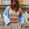 Tmavě béžový asymetrický crop top LIVIANORA