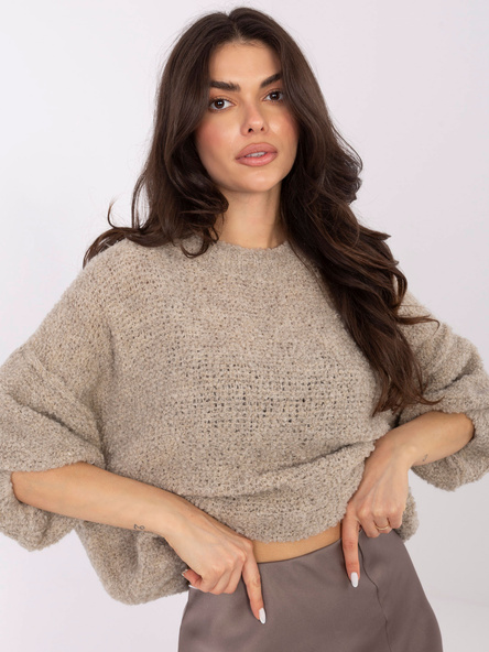 Béžový bouclé svetr TJAŠA v oversize střihu