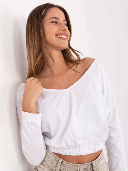 Bílý crop top QUEVANNA s odhalenými rameny