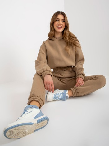 Tmavě béžový plus size komplet s kapucí – CYRENE
