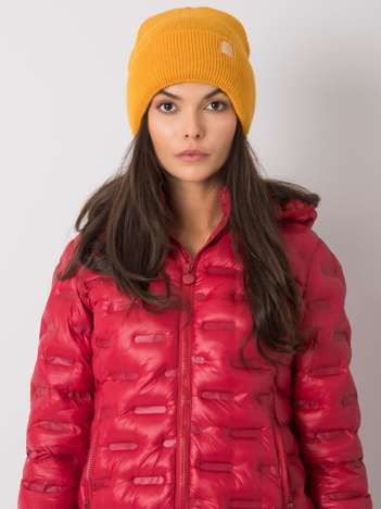 Tmavě žlutá beanie čepice s vlnou – ALŽBĚTA