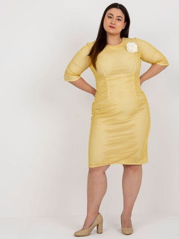 Tmavě žluté midi šaty BEATRIX plus size s květinou