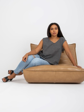 Černo-bílý pruhovaný plus size top LUMERIA