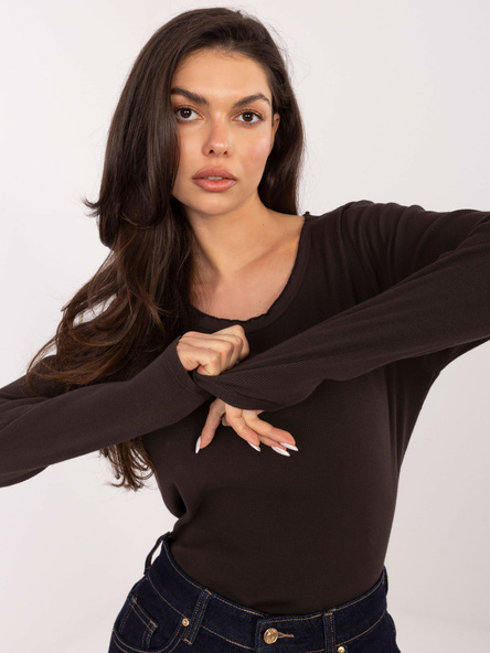 Tmavohnědý basic top ESSENIA