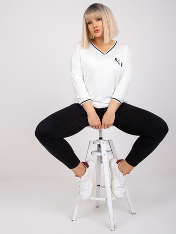 Ecru plus size mikina MARIANELLE s nášivkou