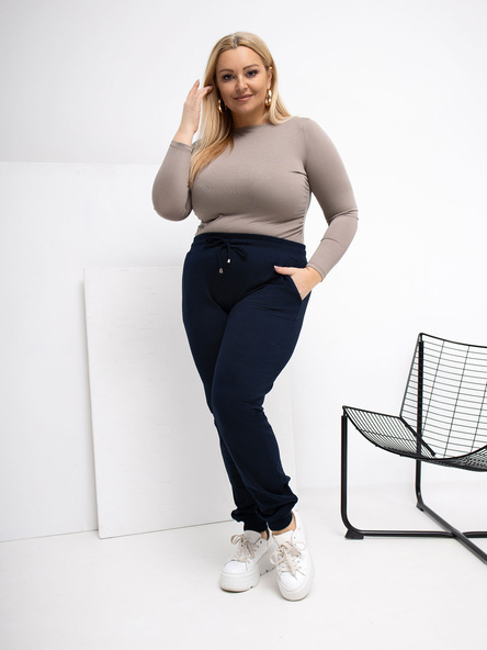 Tmavě modré plus-size tepláky s kapsami – DELENNA