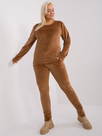 Světle hnědý viskózový velurový komplet Jeanne Plus size – DALANA
