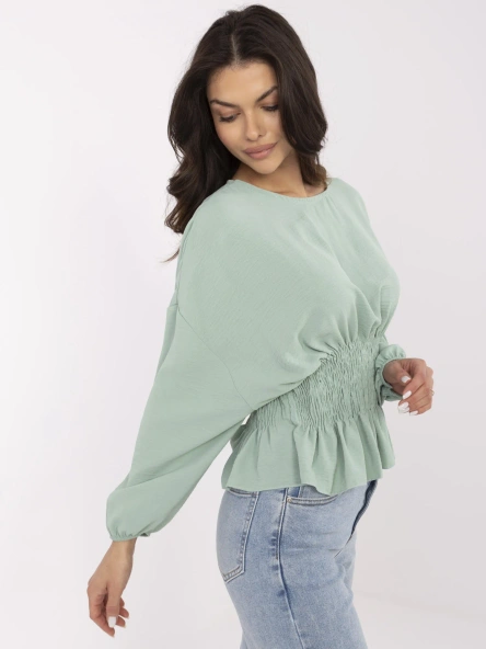 Pistáciová halenka PEPLINA s peplum lemem