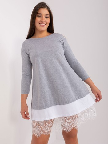 Šedé plus size šaty ASTRAEA s bílou krajkou