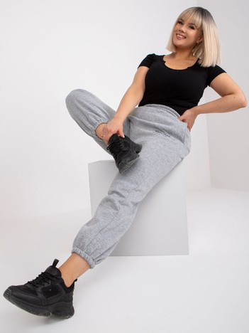 Šedé melírované tepláky Banni plus size s kapsami – GRAELIA