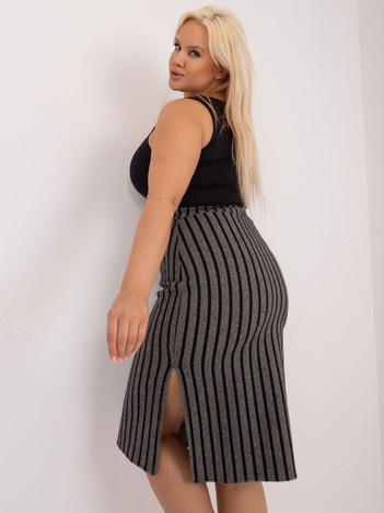 Šedo-černá pruhovaná plus size midi sukně – FEBIANA