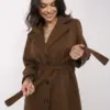 Hnědý dlouhý kabát ITALY MODA s páskem – OPHYSSA