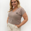 Tmavě béžové plus size tričko KALYRA s výšivkou