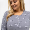 Tmavě šedá plus size noční košile VIIVI s květinami