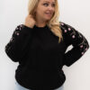 Černá plus-size mikina s výšivkou na rukávech RELEVANCE – DANARA