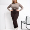 Čokoládové plus-size tepláky v basic střihu – DELENNA