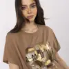 Světle hnědé tričko AMORENA se zlatým motivem
