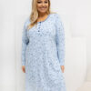 Světle modrá plus size noční košile RADANA s květinovým motivem