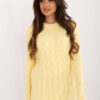 Světle žlutý volný copánkový svetr SMILJKA
