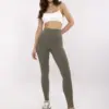 Khaki sportovní legíny basic s žebrovaným efektem – TAVELLA