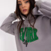 Šedá bavlněná hoodie s nápisem – JULARA